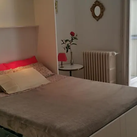 아파트 Renove Avec Terrasse Privative, En Plein Centre De Vichy, Proche Des Thermes Et Des Parcs. - Fr-1-489-216 *